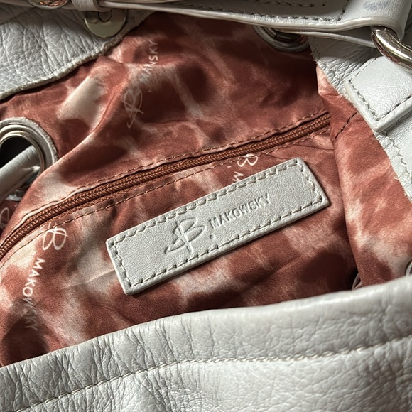 Elegant light grey Leather Bucket Bag - Picture 6 of 7